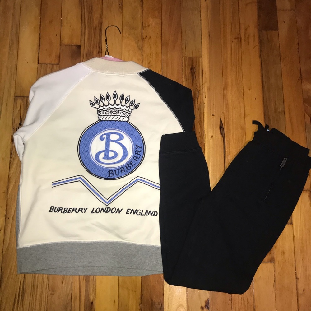 Boys’ Burberry 2 piece size: 10